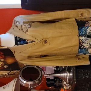 Casi Nueva en buenas condiciones de piel muy suave y delgada